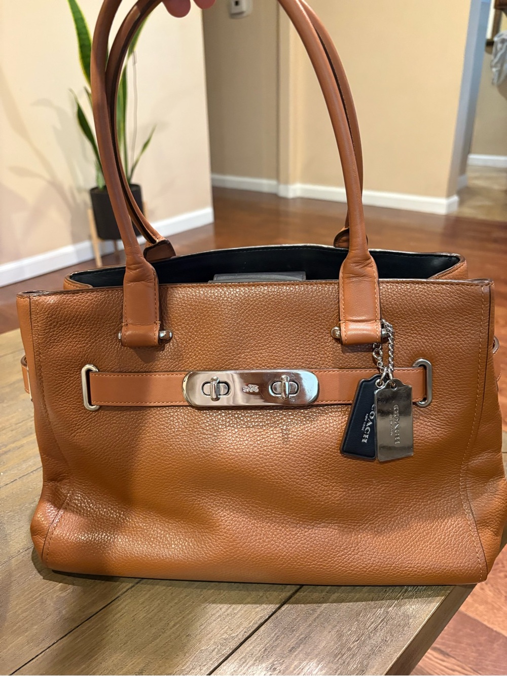 Coach Tan Pebbled Leather Shoulder Bag with Silver Turn-Lock